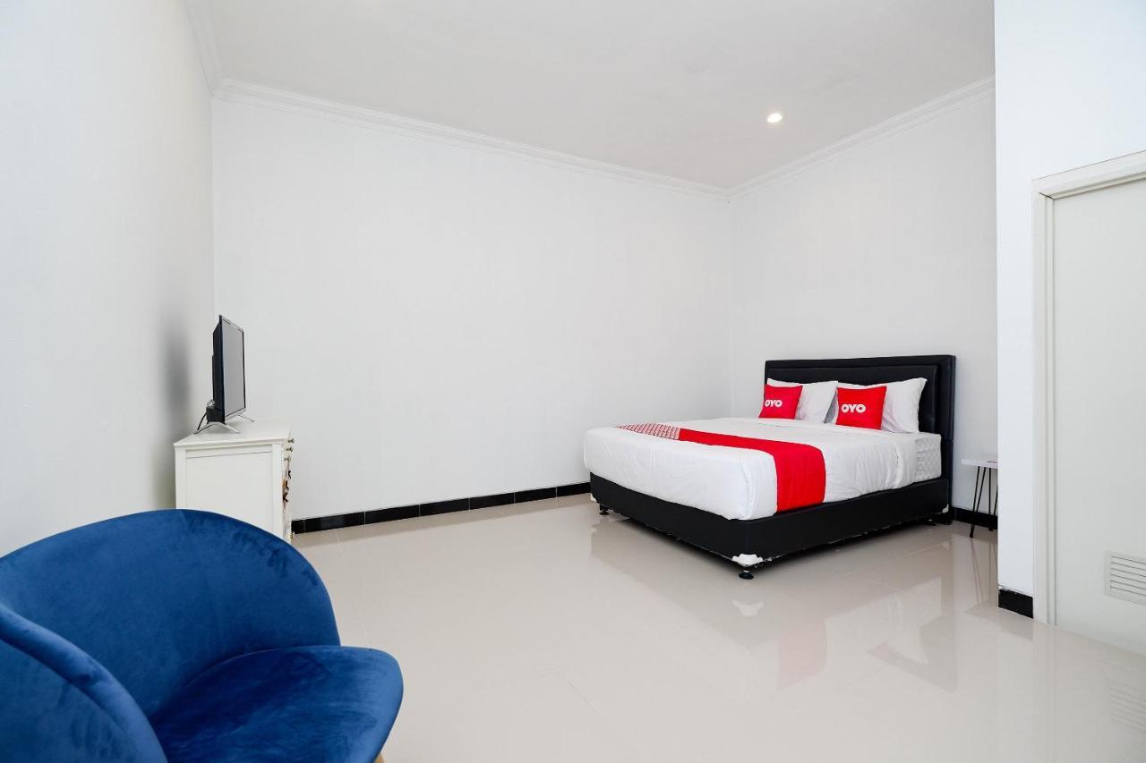 Oyo 1611 Four D'Home Surakarta  Exterior photo