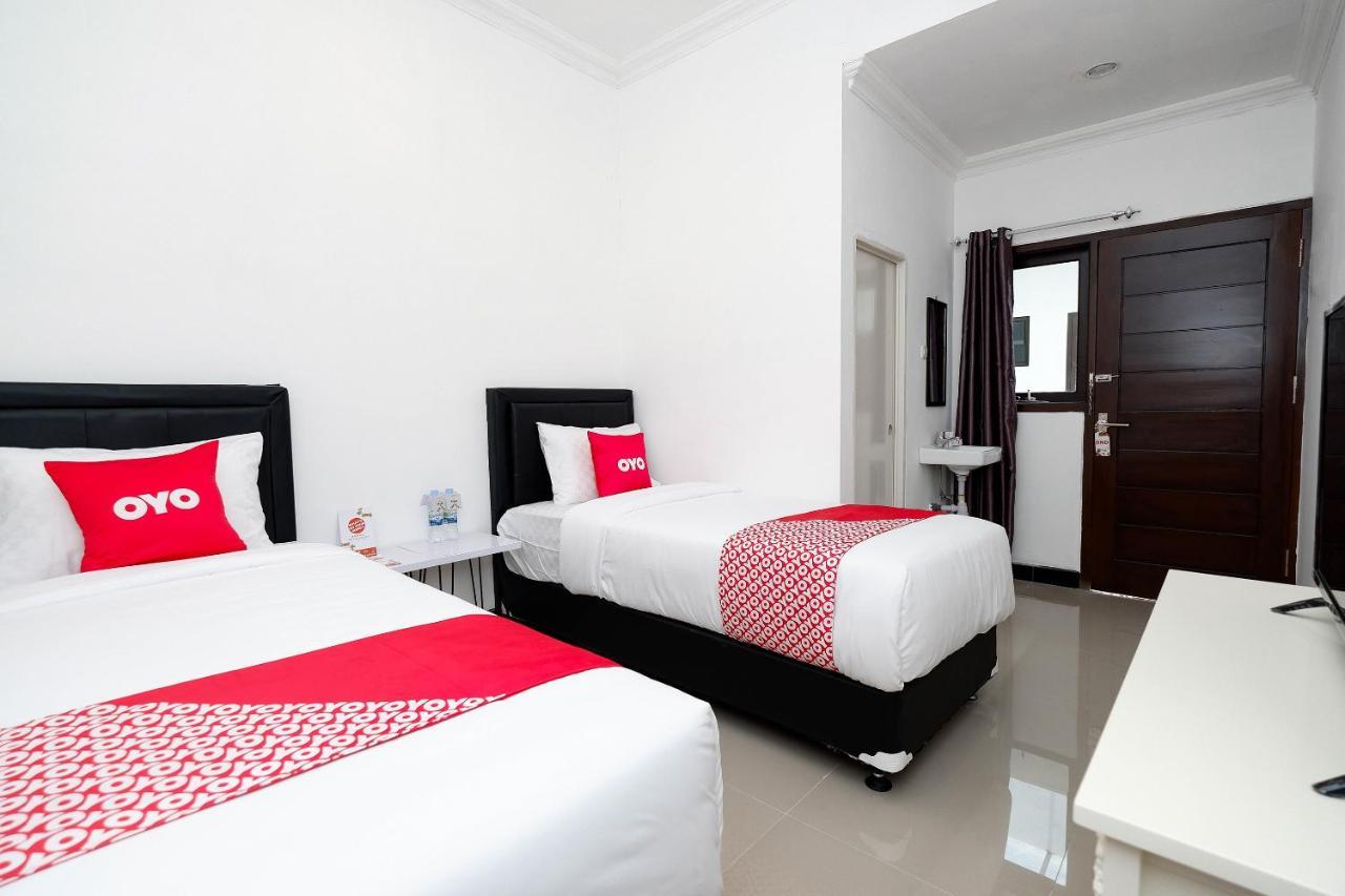 Oyo 1611 Four D'Home Surakarta  Exterior photo