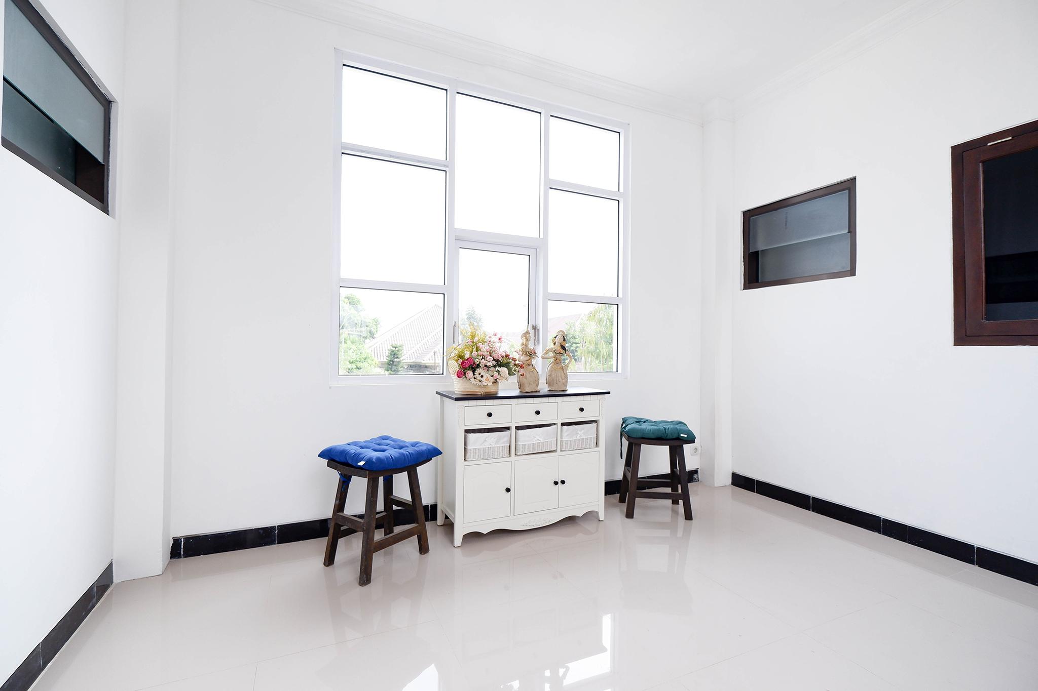 Oyo 1611 Four D'Home Surakarta  Exterior photo